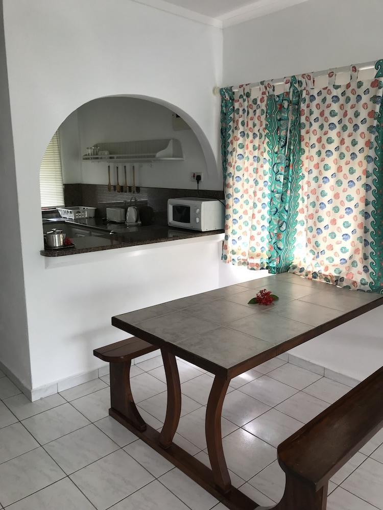 Michel Holiday Apartments Виктория Экстерьер фото
